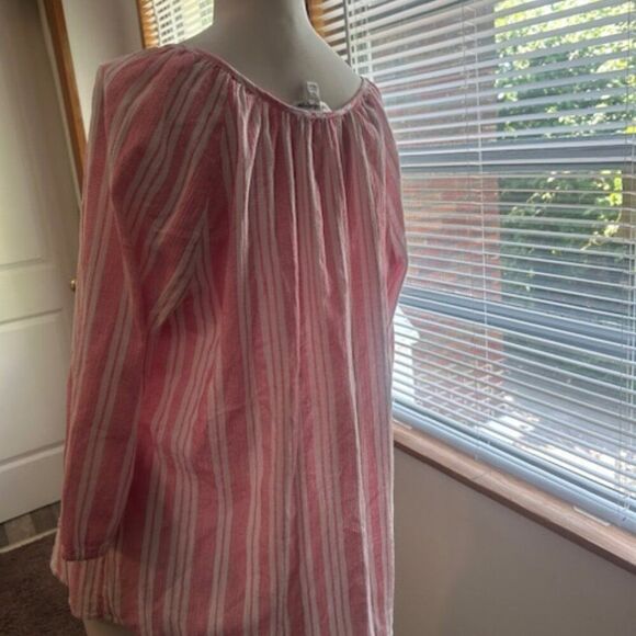 Croft & Barrow Cotton Red/White stripe 1 button peep hole front tunic, size L - Picture 3 of 5